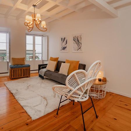 Апартаменты Stylish Getaway In A Mezzanine Flat By The Castle Лиссабон Экстерьер фото
