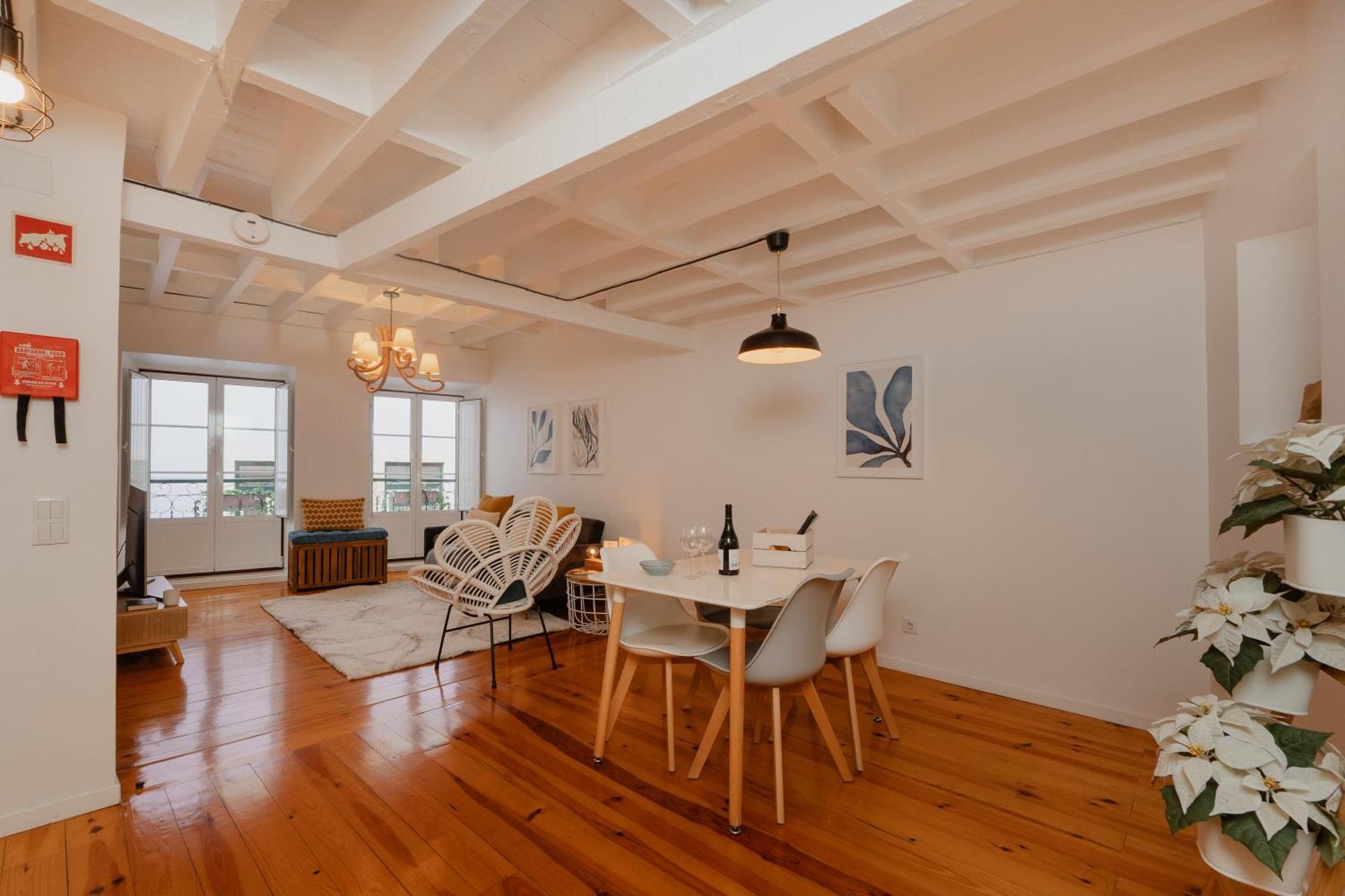 Апартаменты Stylish Getaway In A Mezzanine Flat By The Castle Лиссабон Экстерьер фото