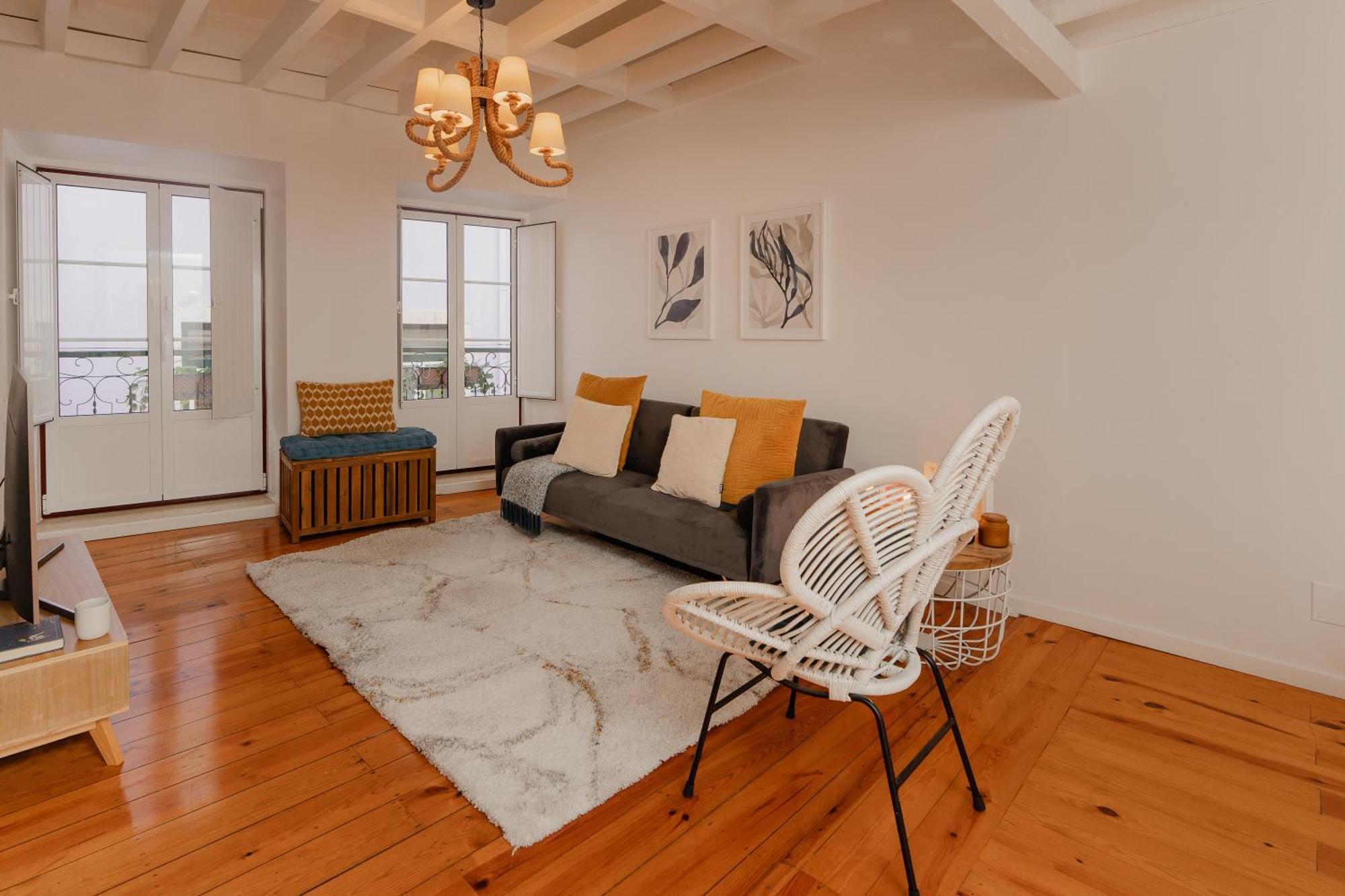 Апартаменты Stylish Getaway In A Mezzanine Flat By The Castle Лиссабон Экстерьер фото