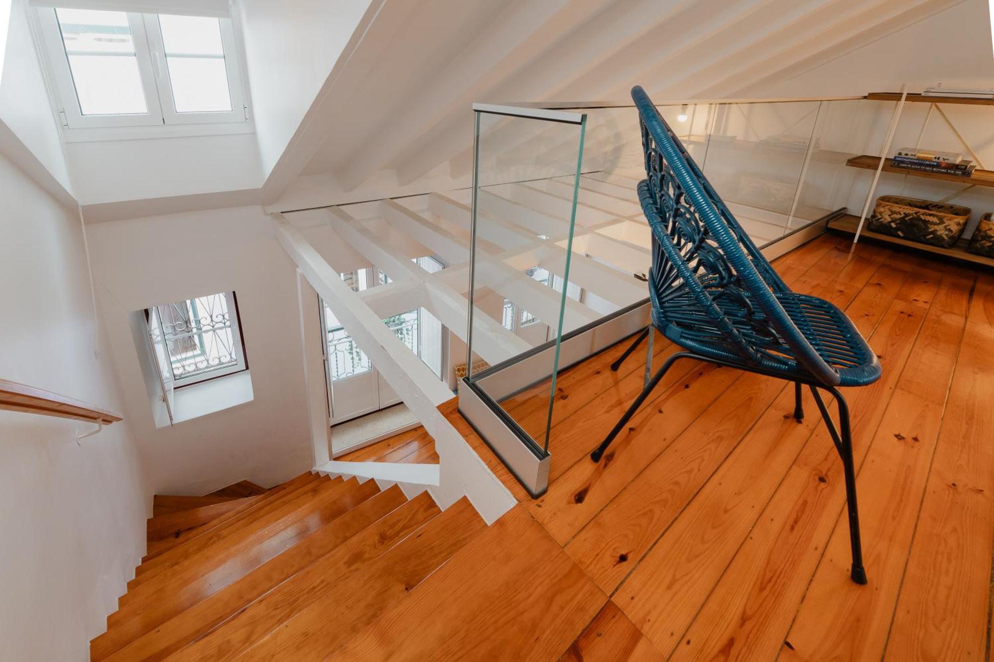 Апартаменты Stylish Getaway In A Mezzanine Flat By The Castle Лиссабон Экстерьер фото